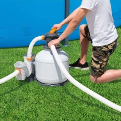 Filtre à Sable Complet Bestway Flowclear 11,355 M³/h -Magasin Piscines 58486 filtre sable flowclear ambiance min