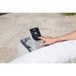 Spa Gonflable Bestway Lay-Z Spa HOLLYWOOD AirJet 6 Places -Magasin Piscines 60059 spa gonflable bestway lay z spa hollywood panneau controle