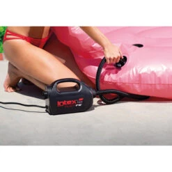 Gonfleur éléctrique Compresseur 12 & 220 V Intex -Magasin Piscines 68609 ambiance 2 min