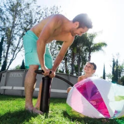 Gonfleur à Main Double Action Intex 3,3L 7 Gonfleur à Main Double Action Intex 3,3L -Magasin Piscines 68615 gonfleur double action 1 min