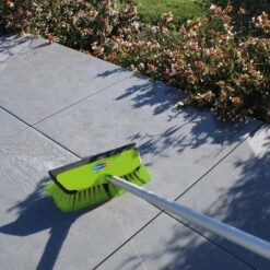 Balai Hydro Jet Xpro Pour Volet Et Couverture De Piscine Kerlis -Magasin Piscines balai hydro jet xpro volet couverture piscine kerlis 4