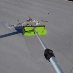 Balai Hydro Jet Xpro Pour Volet Et Couverture De Piscine Kerlis -Magasin Piscines balai hydro jet xpro volet couverture piscine kerlis 5