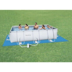 Lot De 9 Tapis De Sol Pour Piscine Ou Spa Bestway 50 X 50 Cm -Magasin Piscines lot de 8 tapis de protection bestway 58220 8 1